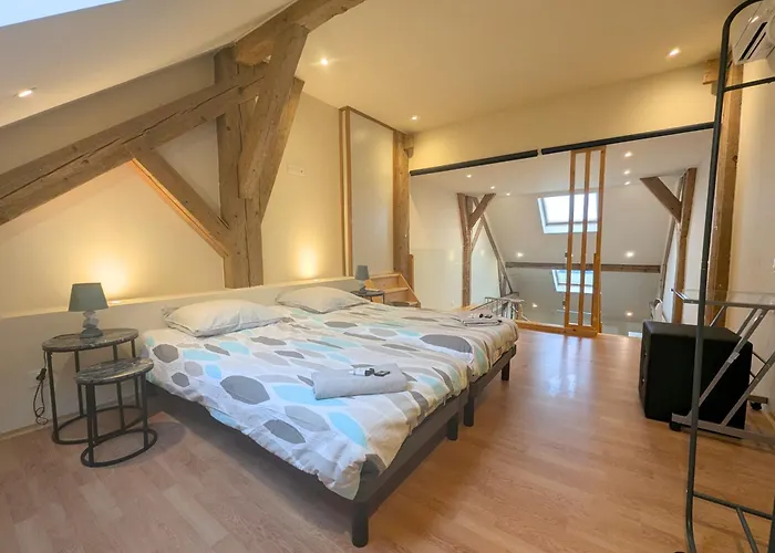 Duplex Dans Grande Ferme Renovee דירה